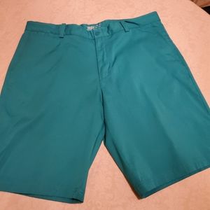 Nike Dri-fit golf shorts, green, size 38